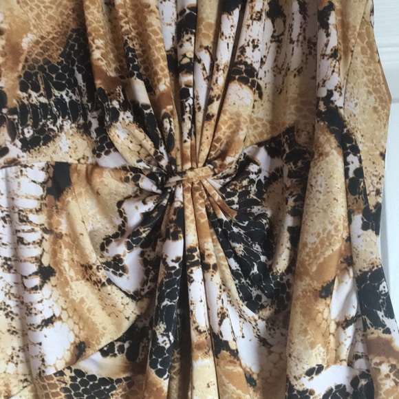 Sleeveless top - Picture 2 of 2